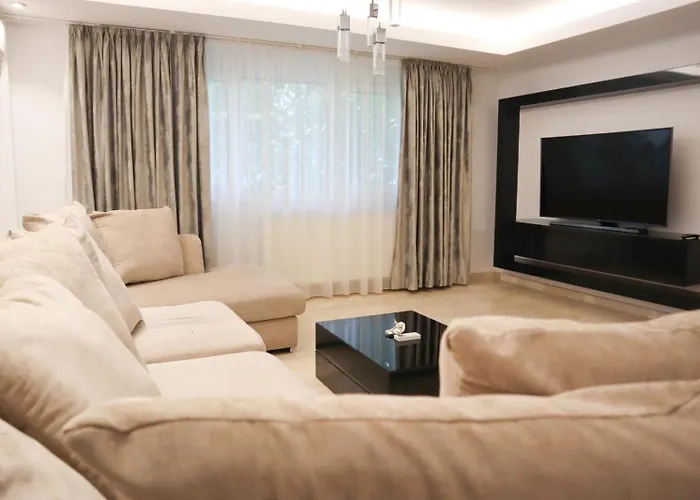 Bulevardul Decebal Apartment