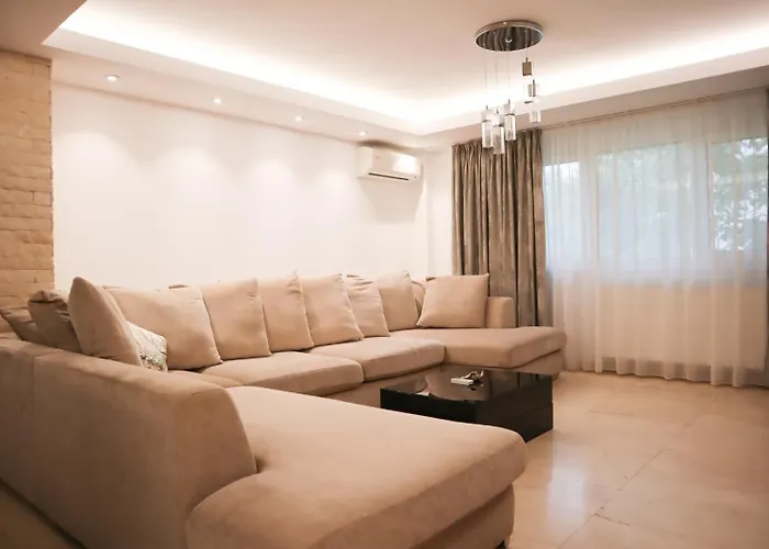 Bulevardul Decebal Апартаменти *